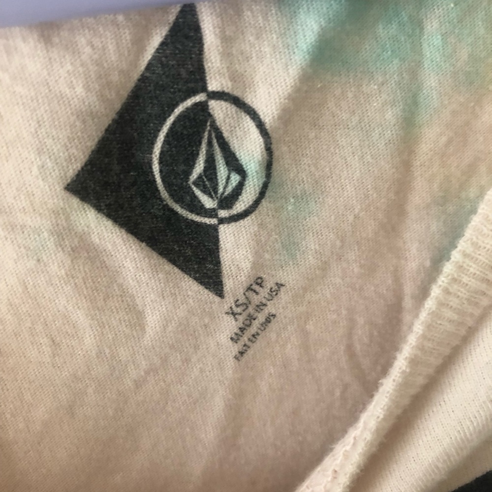 Volcom Muscle Tank - Picture 3 of 3